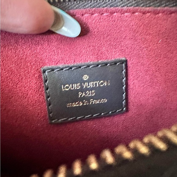 Louis Vuitton Black Clutch with Iconic LV Logo and Decorative Floral Elements - Picture 2 of 6